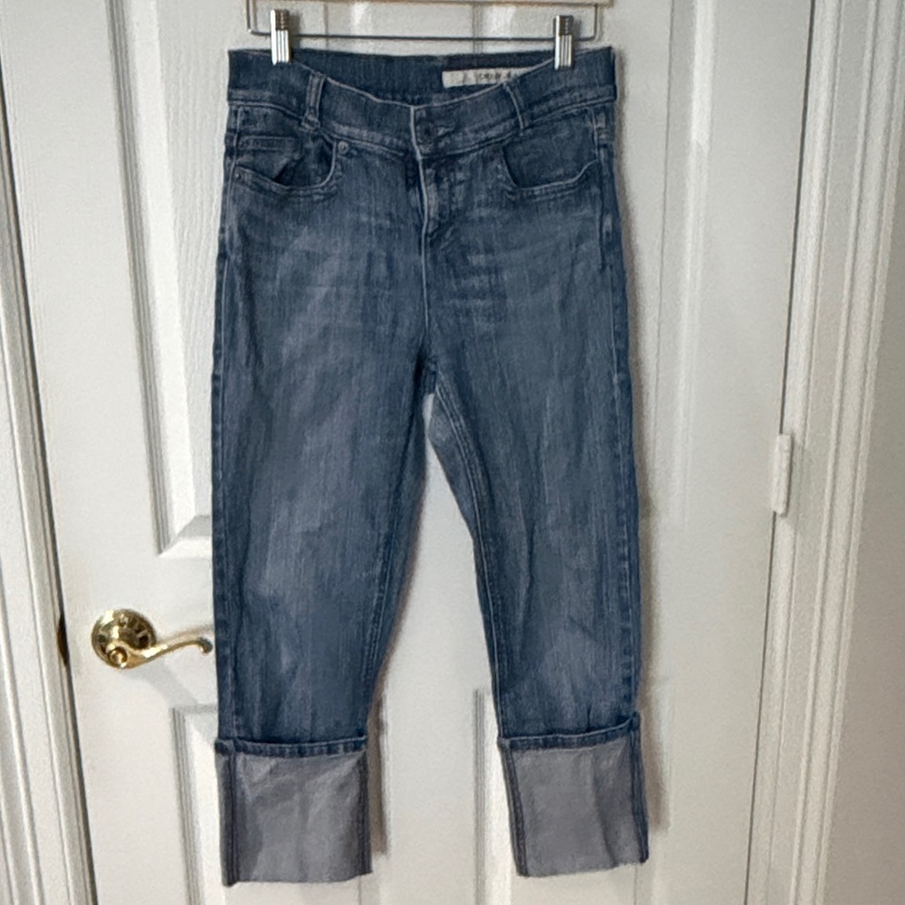 DKNY Women's Cropped Blue Jeans size 6